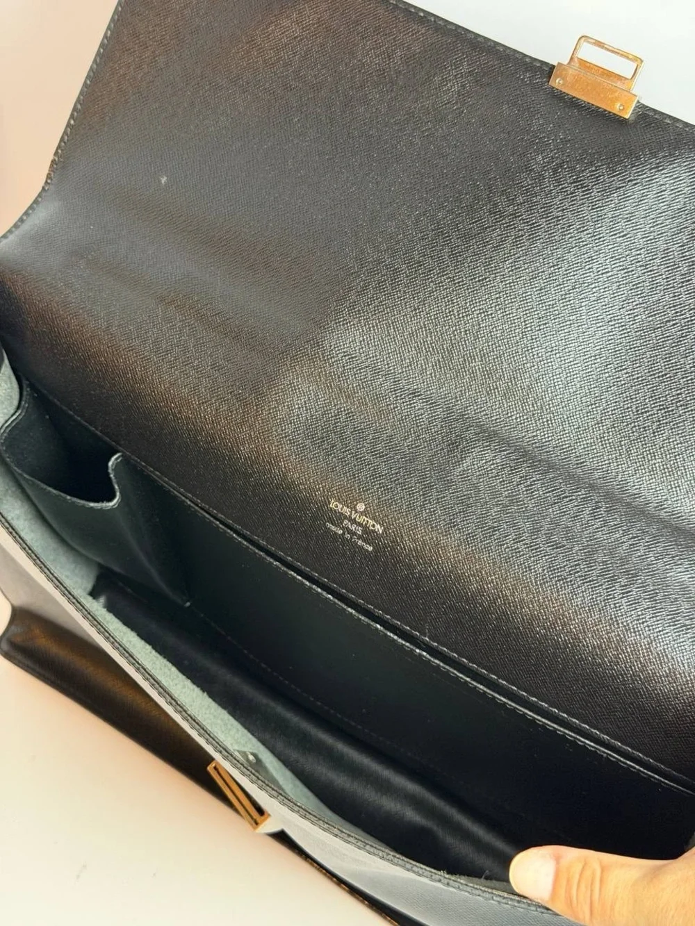 Louis Vuitton Taiga Porte-Documents Angara Briefcase